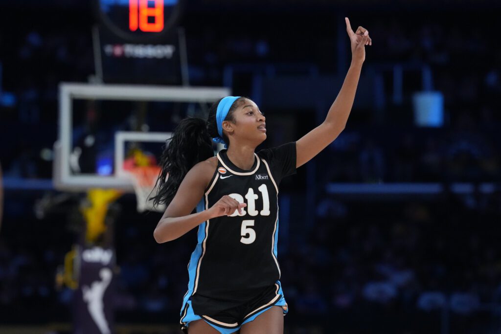 Angel Reese’s 26-Rebound Night Destroys WNBA Record That Stood Since 2003 - Fadeaway World