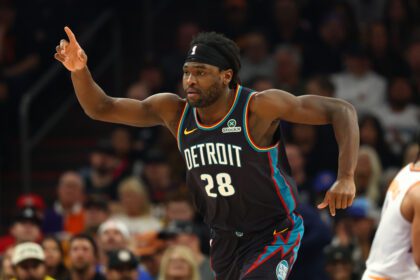 Jan 29, 2026; Phoenix, Arizona, USA; Detroit Pistons forward Isaiah Stewart (28) against the Phoenix Suns at Mortgage Matchup Center. Mandatory Credit: Mark J. Rebilas-Imagn Images