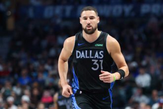 Nov 16, 2025; Dallas, Texas, USA; Dallas Mavericks guard Klay Thompson (31) reacts against the Portland Trail Blazers during the second quarter at American Airlines Center. Mandatory Credit: Kevin Jairaj-Imagn Images