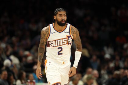 Nov 6, 2025; Phoenix, Arizona, USA; Phoenix Suns center Nick Richards (2) against the Los Angeles Clippers at the Mortgage Matchup Center. Mandatory Credit: Mark J. Rebilas-Imagn Images