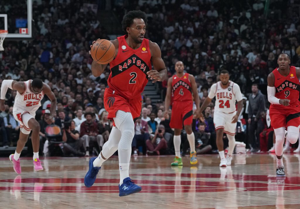 Kawhi Leonard Trolls The Clippers After Courtside Fan Asks If He's 