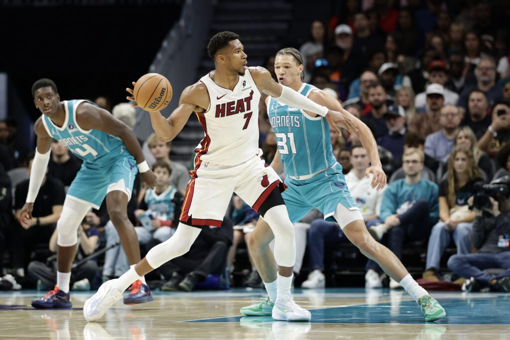 NBA Fans Claim Giannis Antetokounmpo Looks 