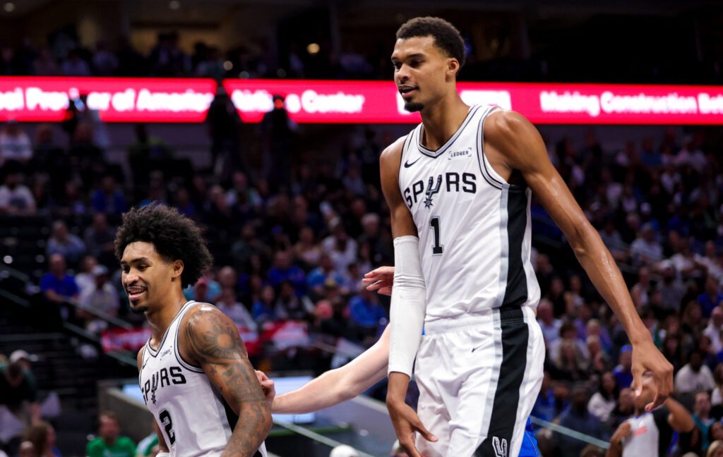 Spurs Avoid Disaster With Critical Win Over Mavericks: 3 Takeaways From Texas Showdown
