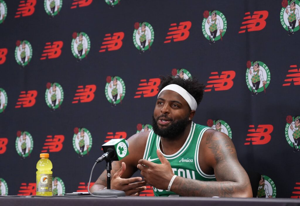 Mitchell Robinson Mocks 'Stupid' Fan After Beating Knicks With Celtics